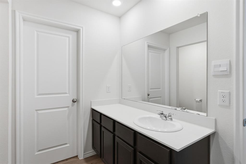 1006 River Oaks Lane, Chandler, TX 75758