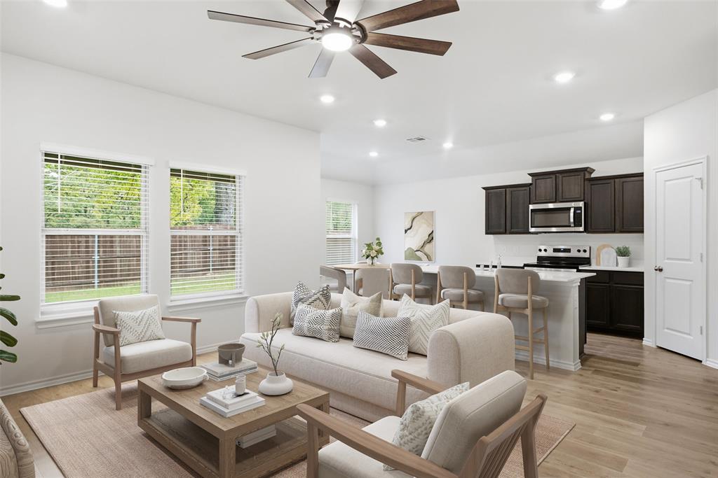 1006 River Oaks Lane, Chandler, TX 75758