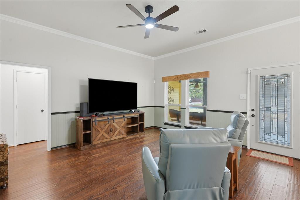 215 Morene Avenue, Waxahachie, TX 75165