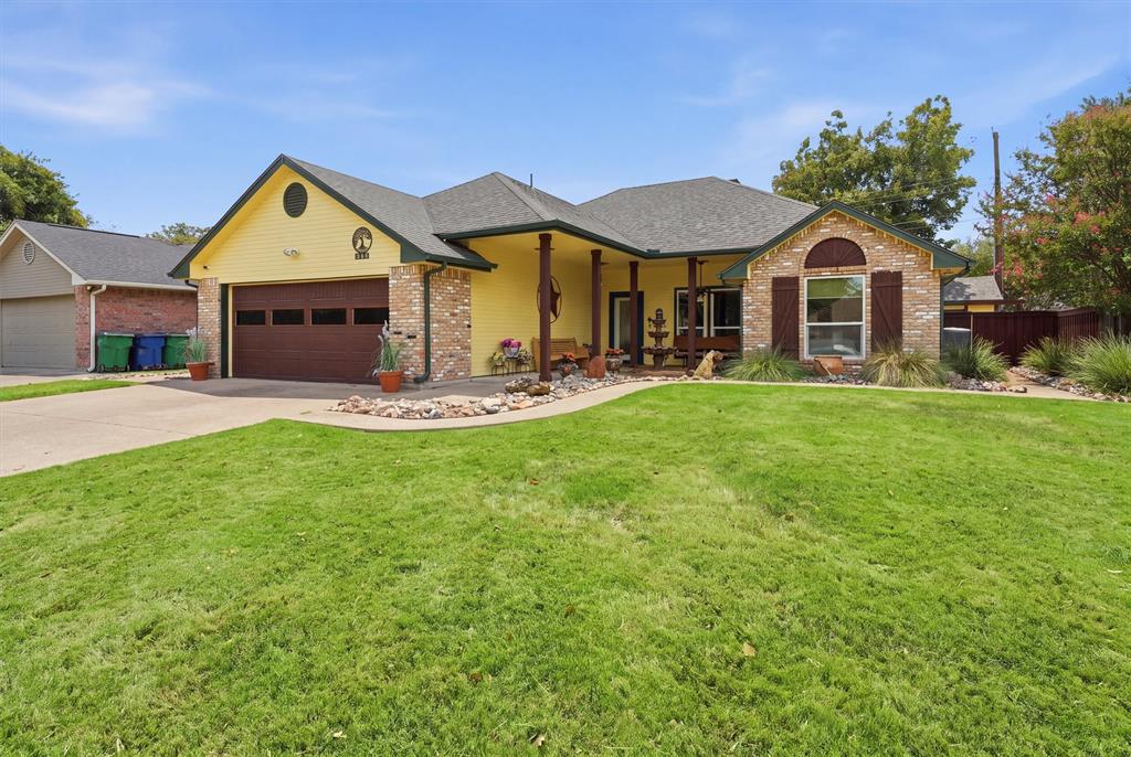 215 Morene Avenue, Waxahachie, TX 75165 215 Morene Avenue, Waxahachie, TX 75165