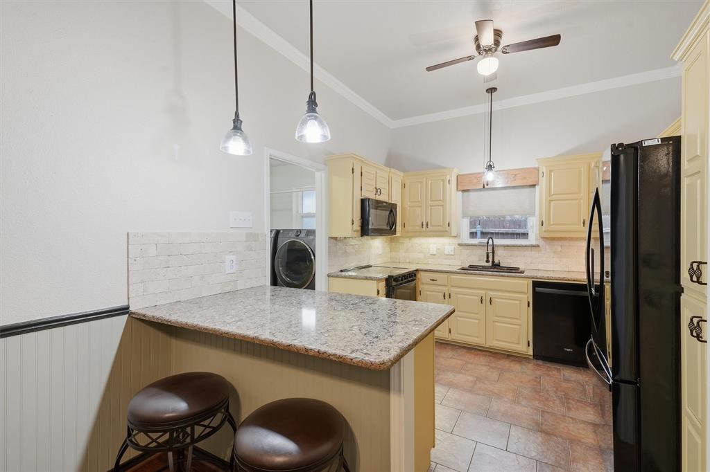 215 Morene Avenue, Waxahachie, TX 75165
