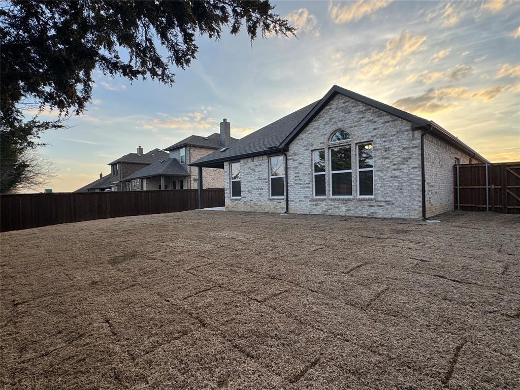 400 Stone Hollow Drive, Ferris, TX 75125