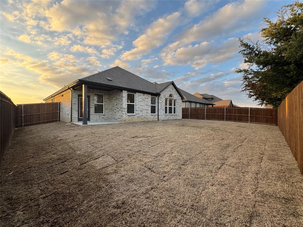 400 Stone Hollow Drive, Ferris, TX 75125
