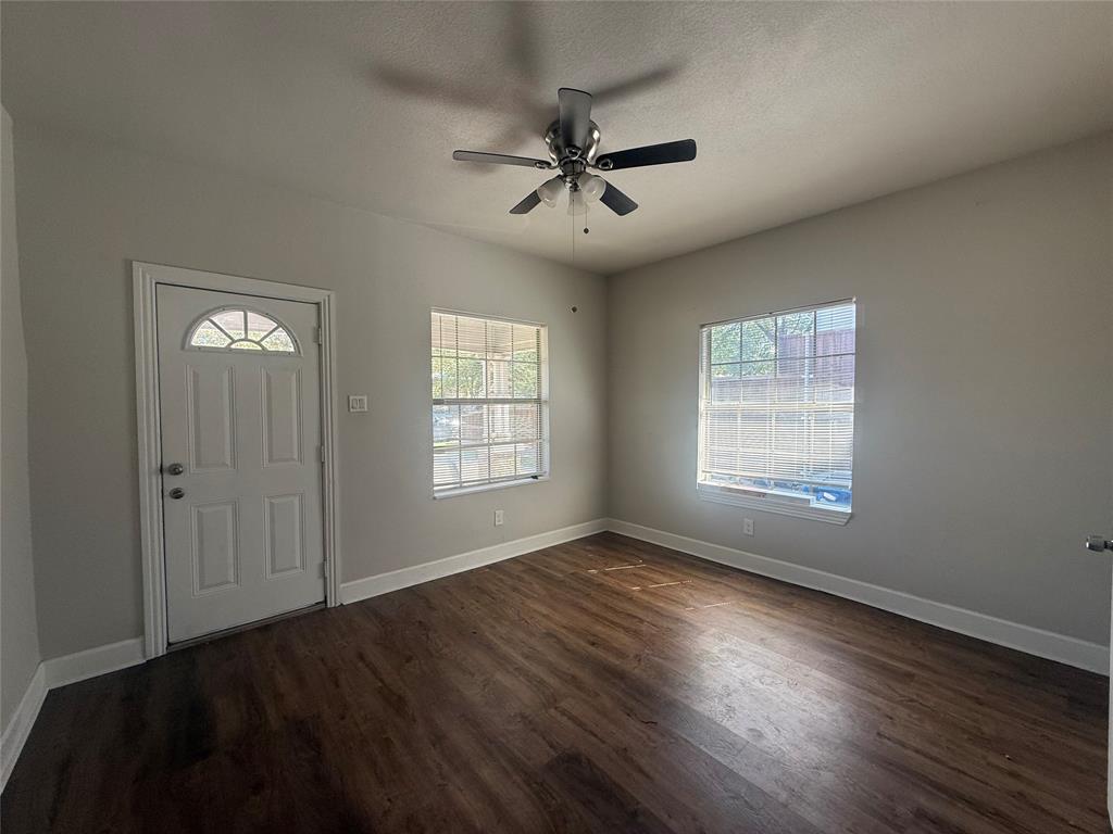 801 Mount Auburn Avenue, Dallas, TX 75223