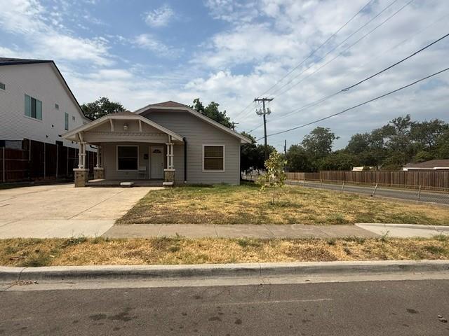 801 Mount Auburn Avenue, Dallas, TX 75223