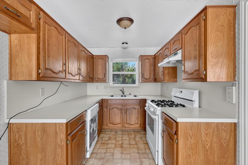 203 Myrtle Avenue, Waxahachie, TX 75165