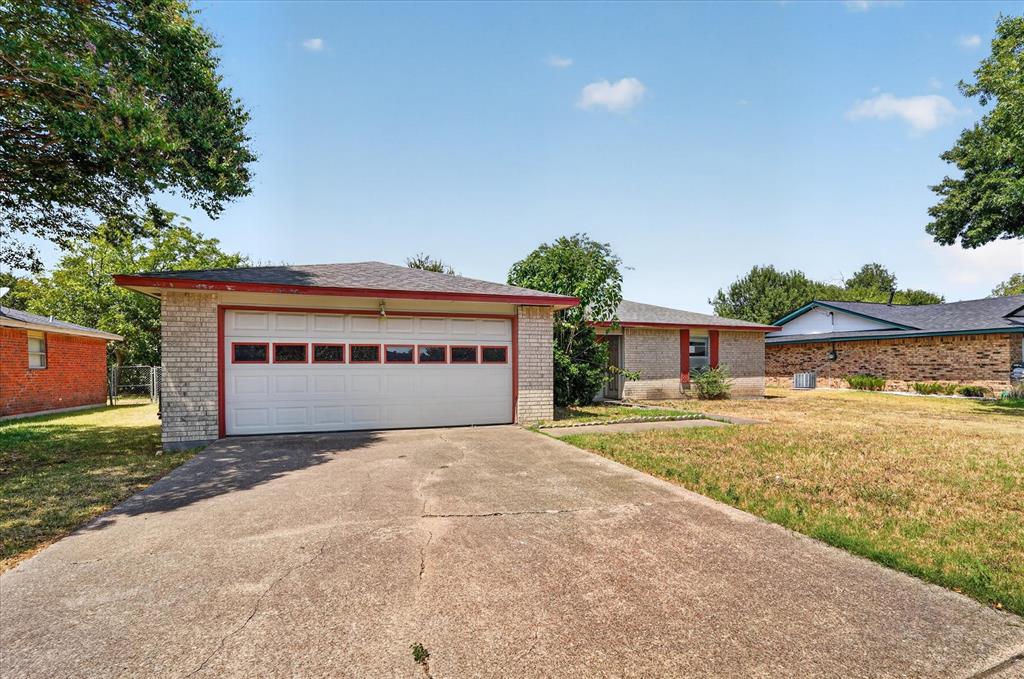 203 Myrtle Avenue, Waxahachie, TX 75165