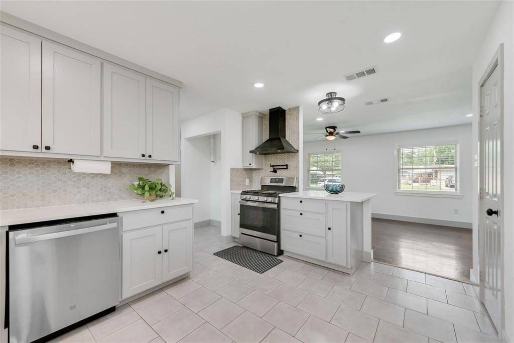 10166 San Lorenzo, Dallas, TX 75228