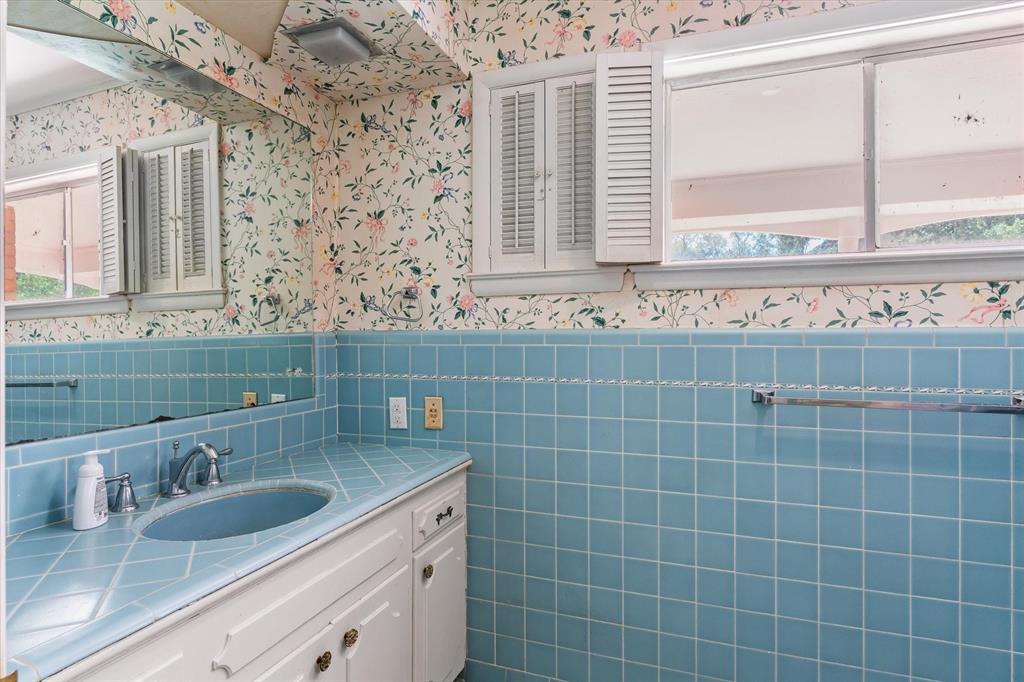 609 E Dewey Street, Malakoff, TX 75148