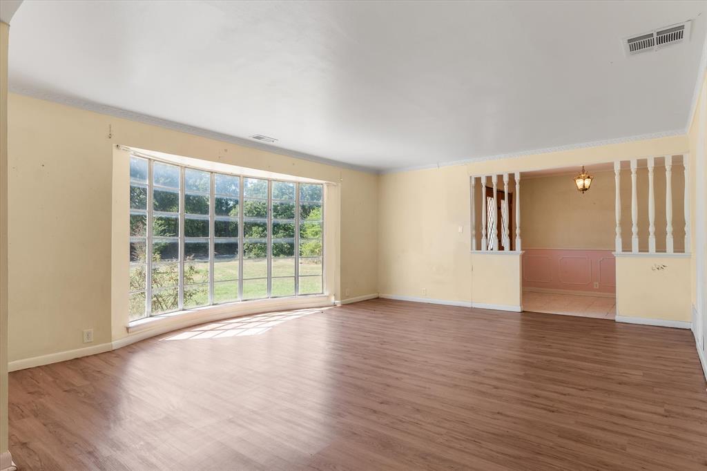 609 E Dewey Street, Malakoff, TX 75148