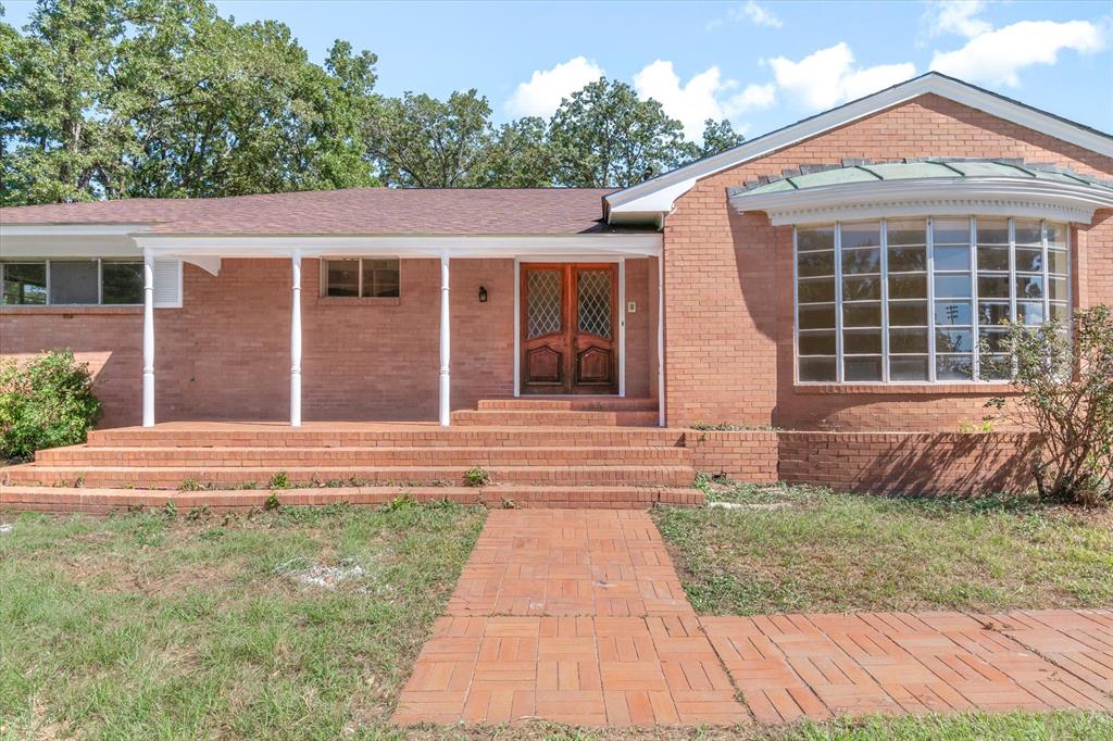 609 E Dewey Street, Malakoff, TX 75148