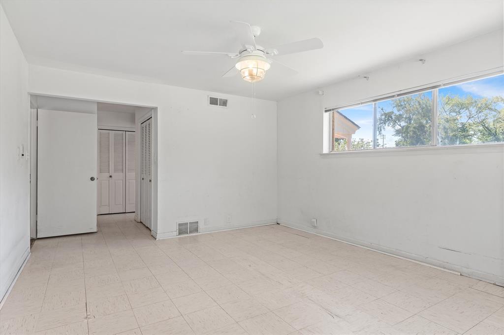 609 E Dewey Street, Malakoff, TX 75148