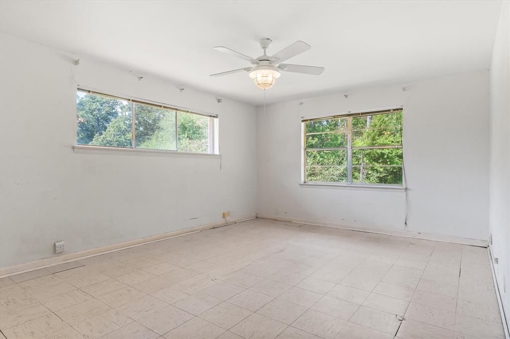 609 E Dewey Street, Malakoff, TX 75148
