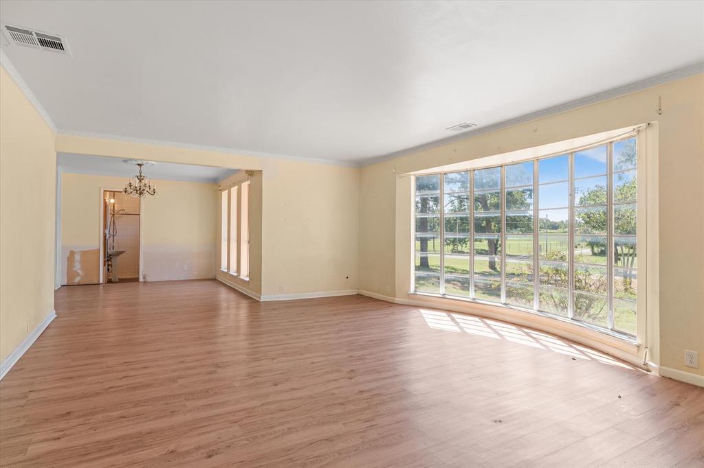609 E Dewey Street, Malakoff, TX 75148