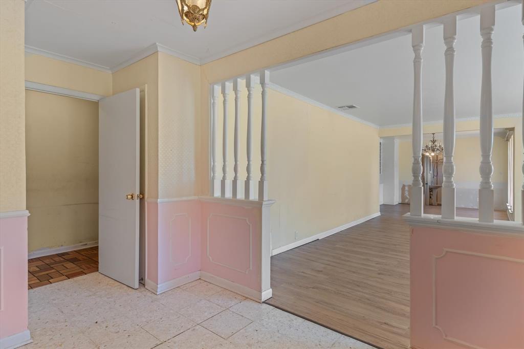 609 E Dewey Street, Malakoff, TX 75148