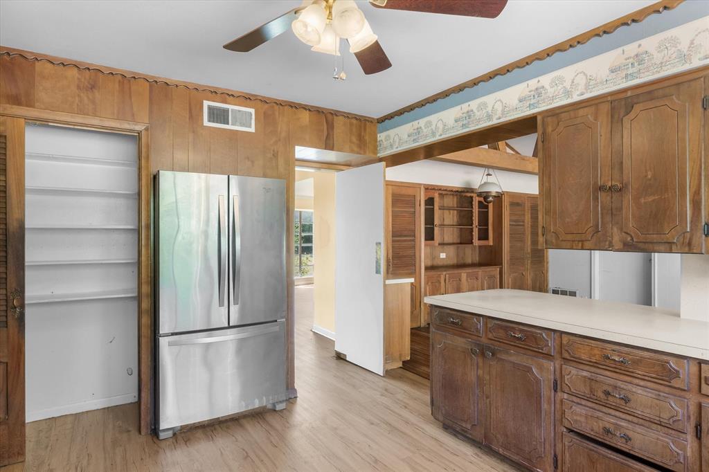 609 E Dewey Street, Malakoff, TX 75148