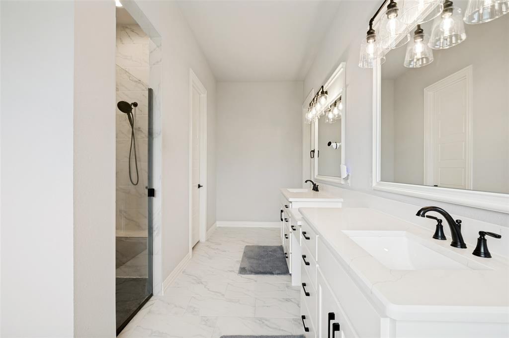 5850 Harper Drive, Midlothian, TX 76065