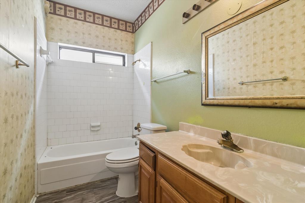 720 Ford Drive, Cedar Hill, TX 75104