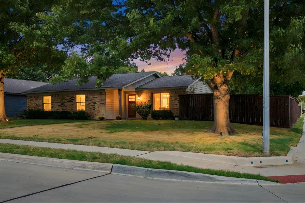 701 Lookout Trail, Plano, TX 75023 701 Lookout Trail, Plano, TX 75023