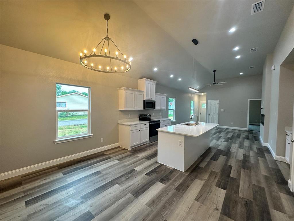 825 Edgar Street, Greenville, TX 75401