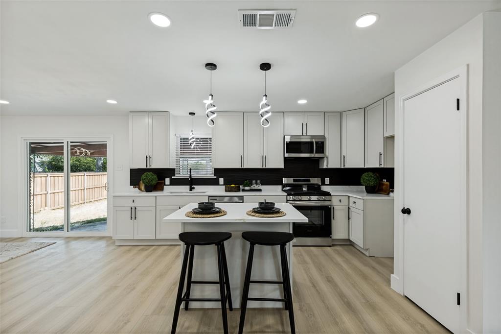 2553 Dorrington Drive, Dallas, TX 75228