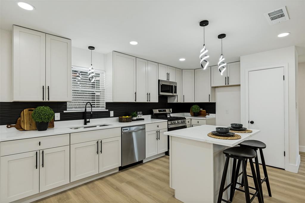 2553 Dorrington Drive, Dallas, TX 75228