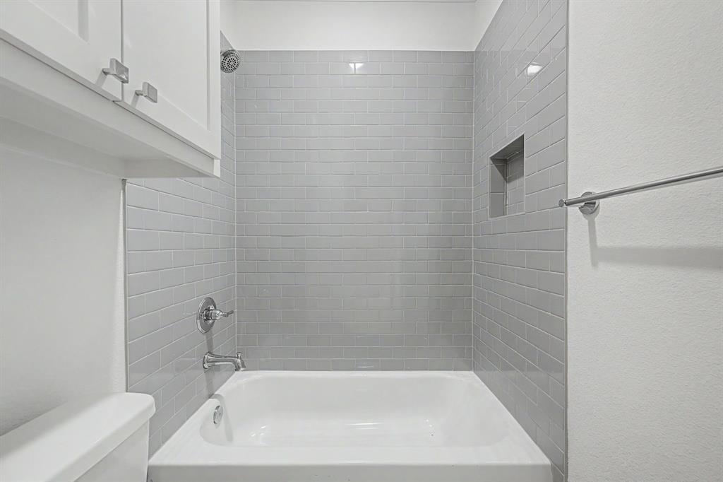 Upstairs secondary bathroom