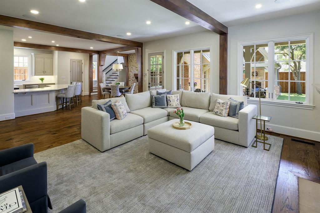 Living room adjacent to kitchen and breakfast room