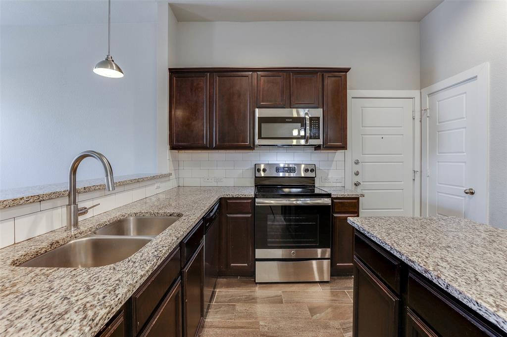 1029-1031 Skyview Court, Midlothian, TX 76065