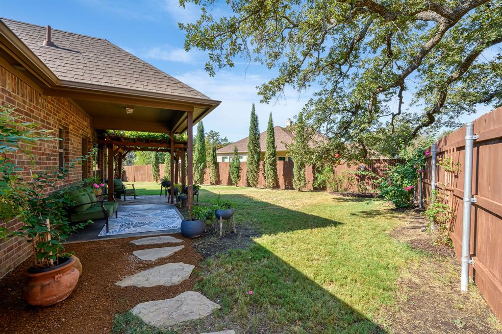 305 Donna Circle, Granbury, TX 76049