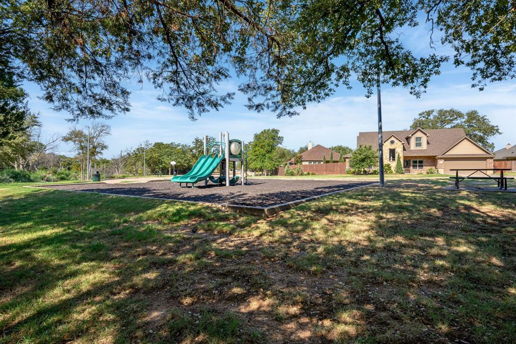 305 Donna Circle, Granbury, TX 76049