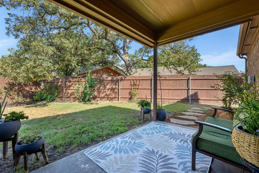 305 Donna Circle, Granbury, TX 76049