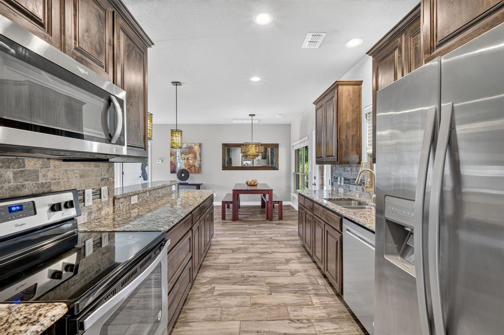 305 Donna Circle, Granbury, TX 76049