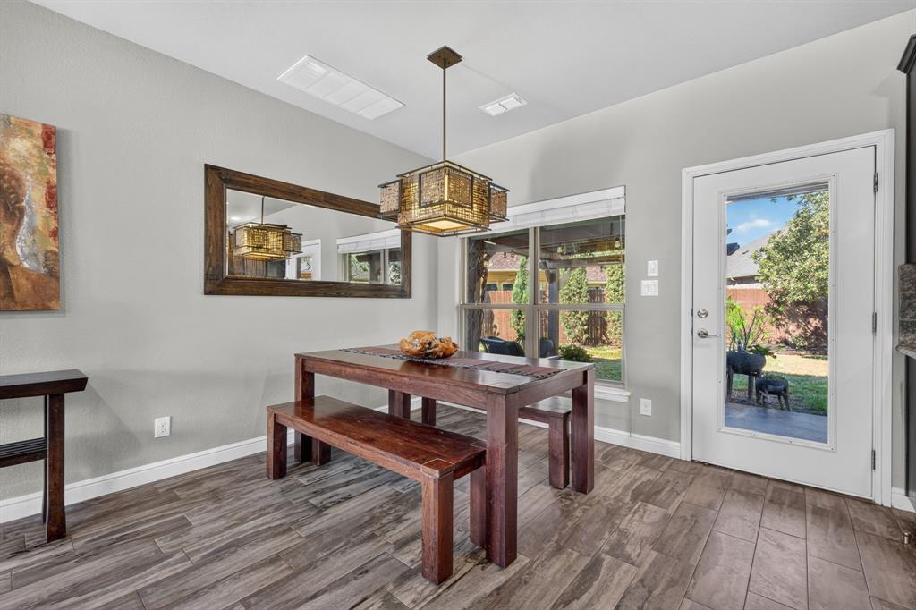 305 Donna Circle, Granbury, TX 76049