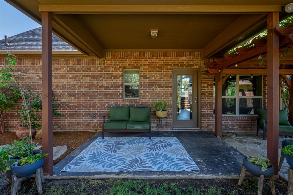 305 Donna Circle, Granbury, TX 76049