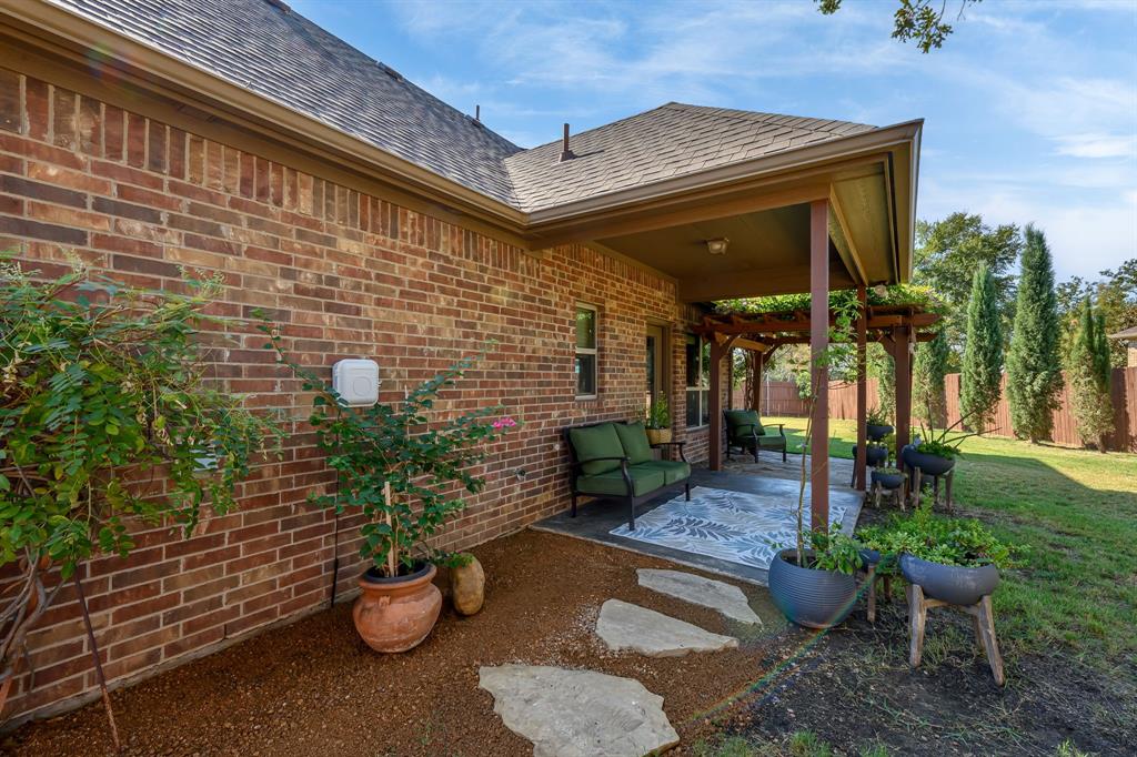 305 Donna Circle, Granbury, TX 76049