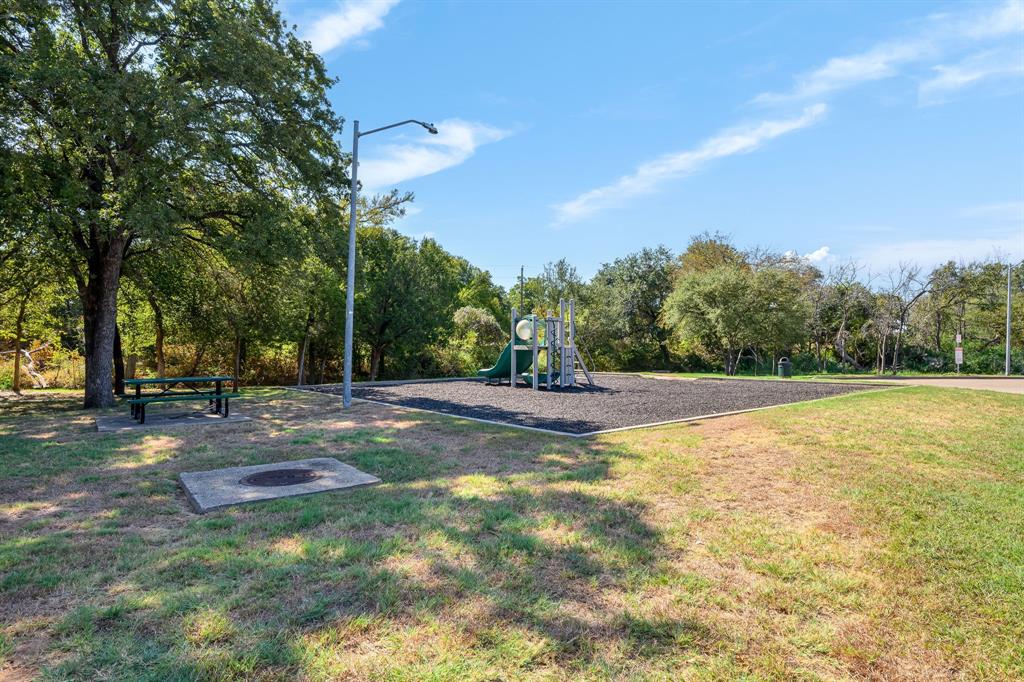 305 Donna Circle, Granbury, TX 76049