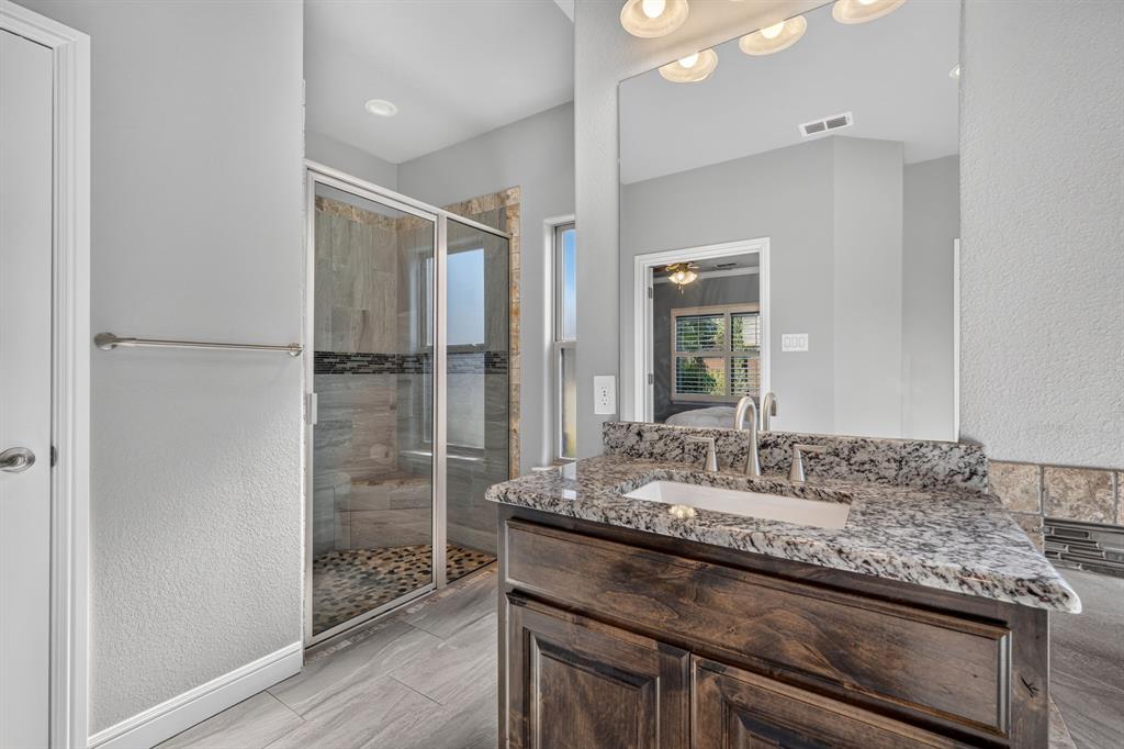 305 Donna Circle, Granbury, TX 76049