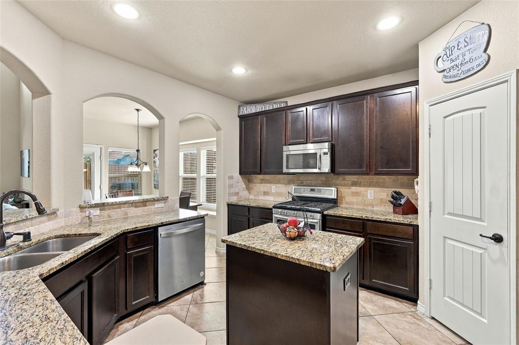 202 Pleasant Hill Lane, Fate, TX 75189