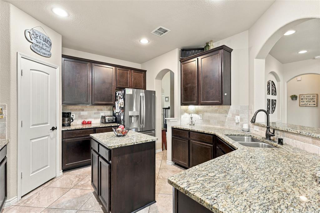 202 Pleasant Hill Lane, Fate, TX 75189