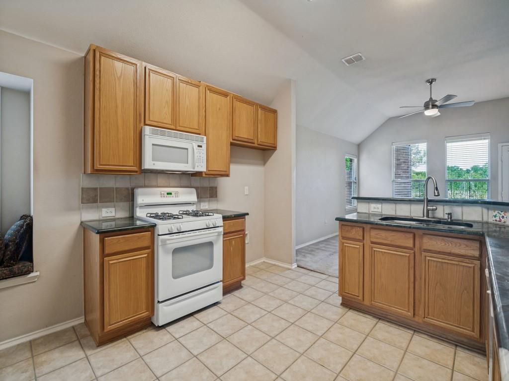 9421 Links Fairway Drive, Rowlett, TX 75089