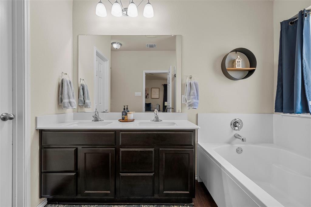 3016 Jackal Drive, Lorena, TX 76655