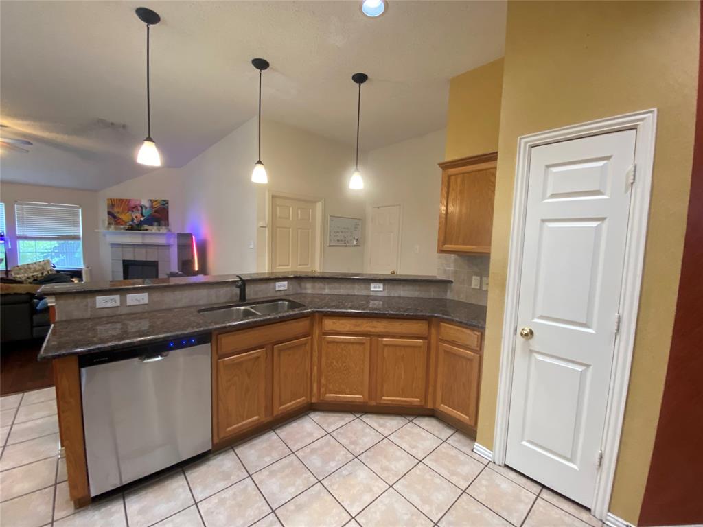 6005 Jewel Drive, McKinney, TX 75070 6005 Jewel Drive, McKinney, TX 75070