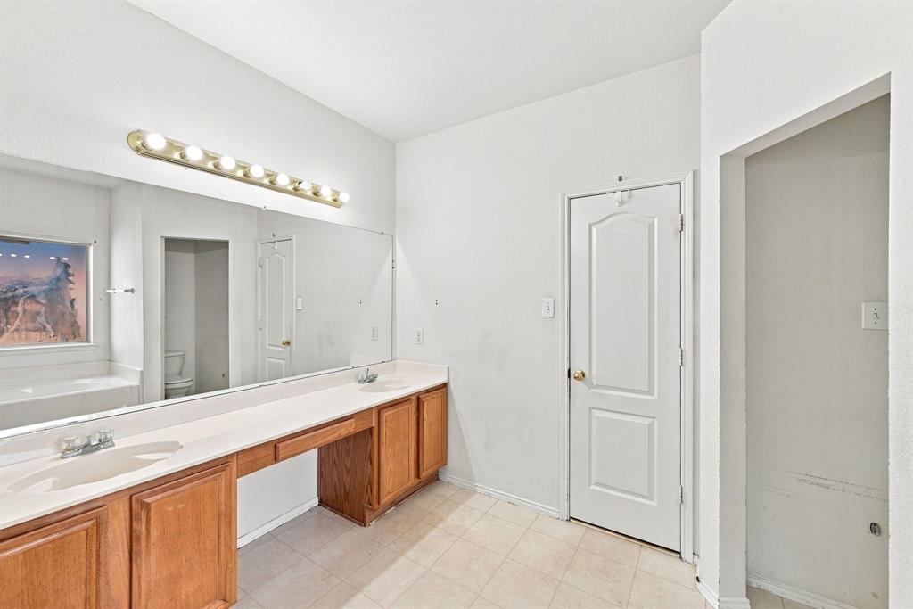 467 Orchard Hill Drive, Cedar Hill, TX 75104