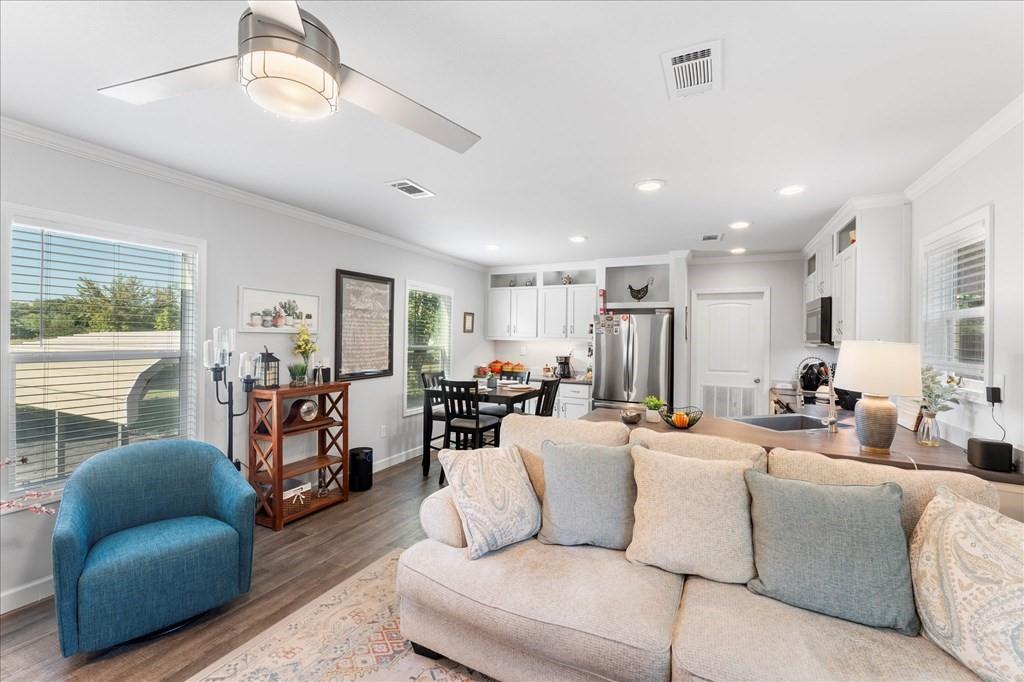1034 Pleasant Drive, Kemp, TX 75143