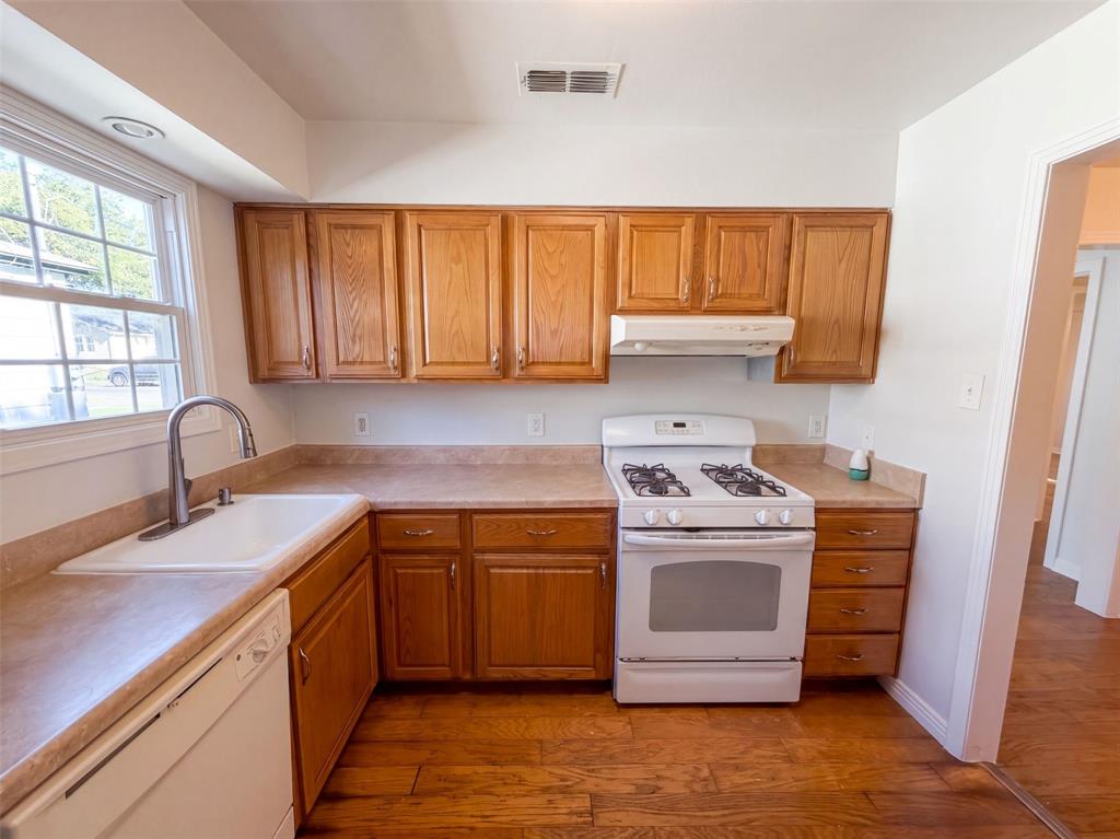 3802 Poinsettia Drive, Dallas, TX 75211