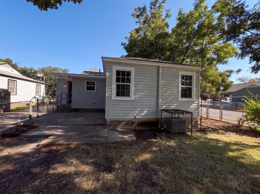 3802 Poinsettia Drive, Dallas, TX 75211