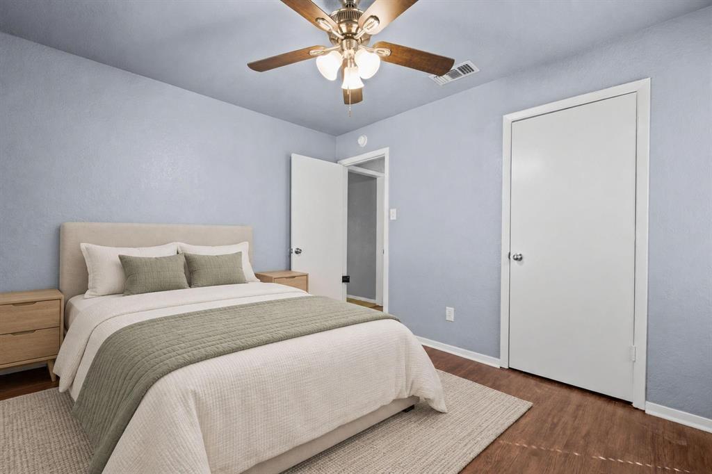 1729 W Doyle Street, Granbury, TX 76048