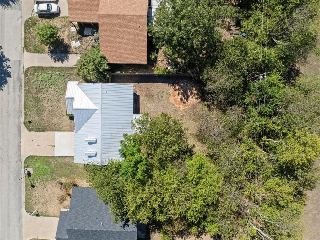1729 W Doyle Street, Granbury, TX 76048