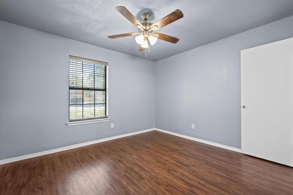 1729 W Doyle Street, Granbury, TX 76048
